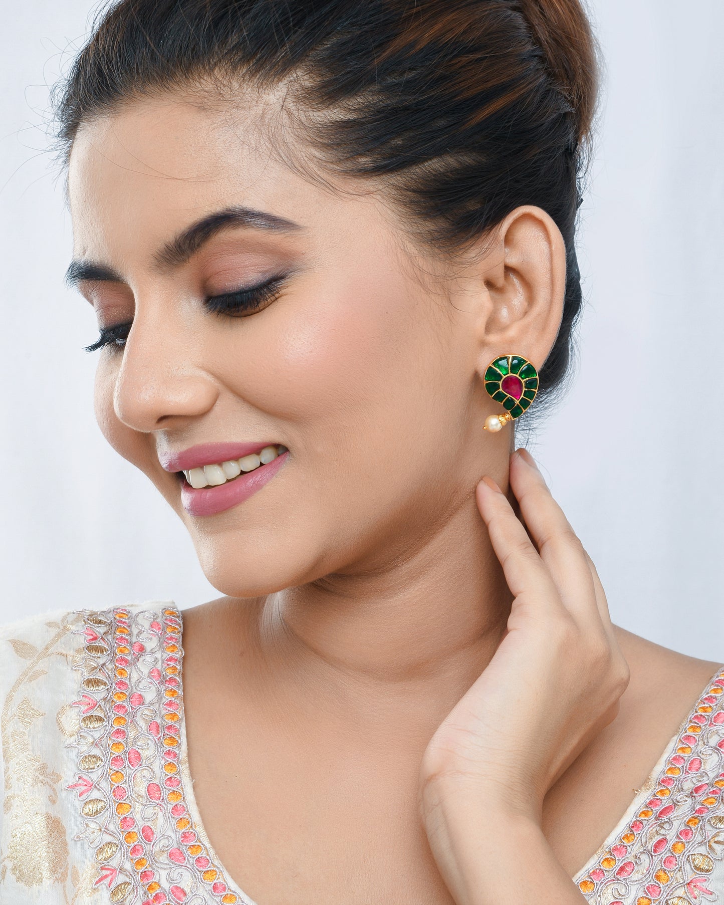 Kashi paan petals studs - Yuvaminie