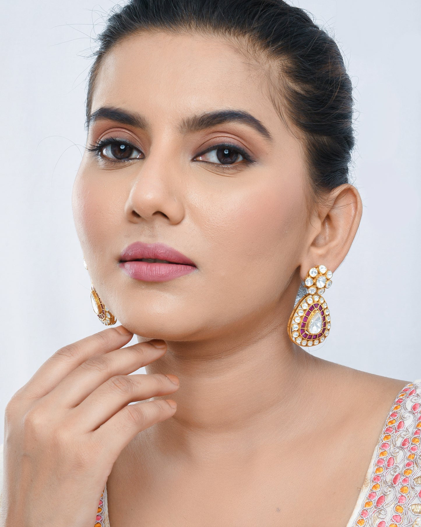 Teardrop earrings with polki stones - Yuvaminie