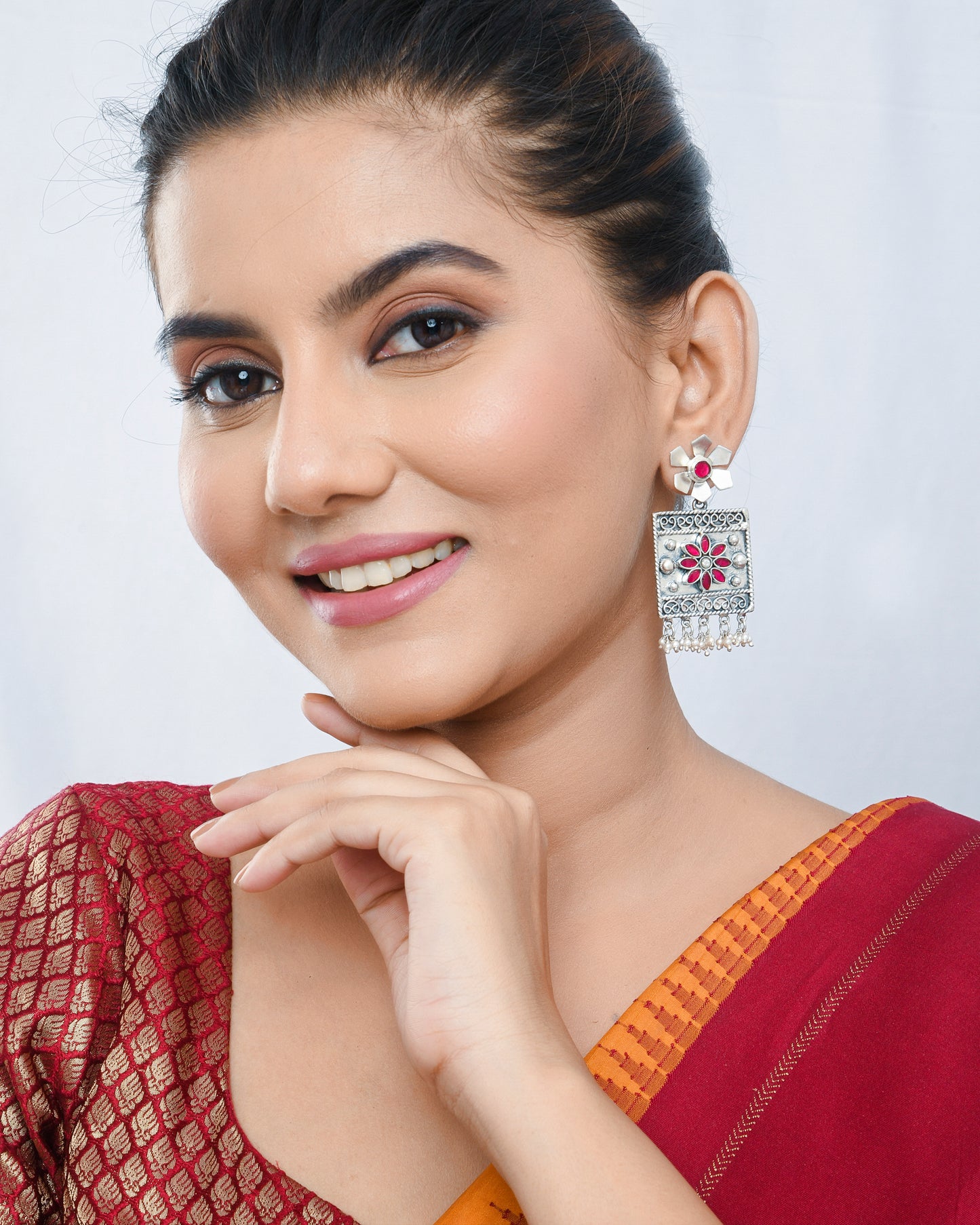 Nazaakat silver earrings - Yuvaminie