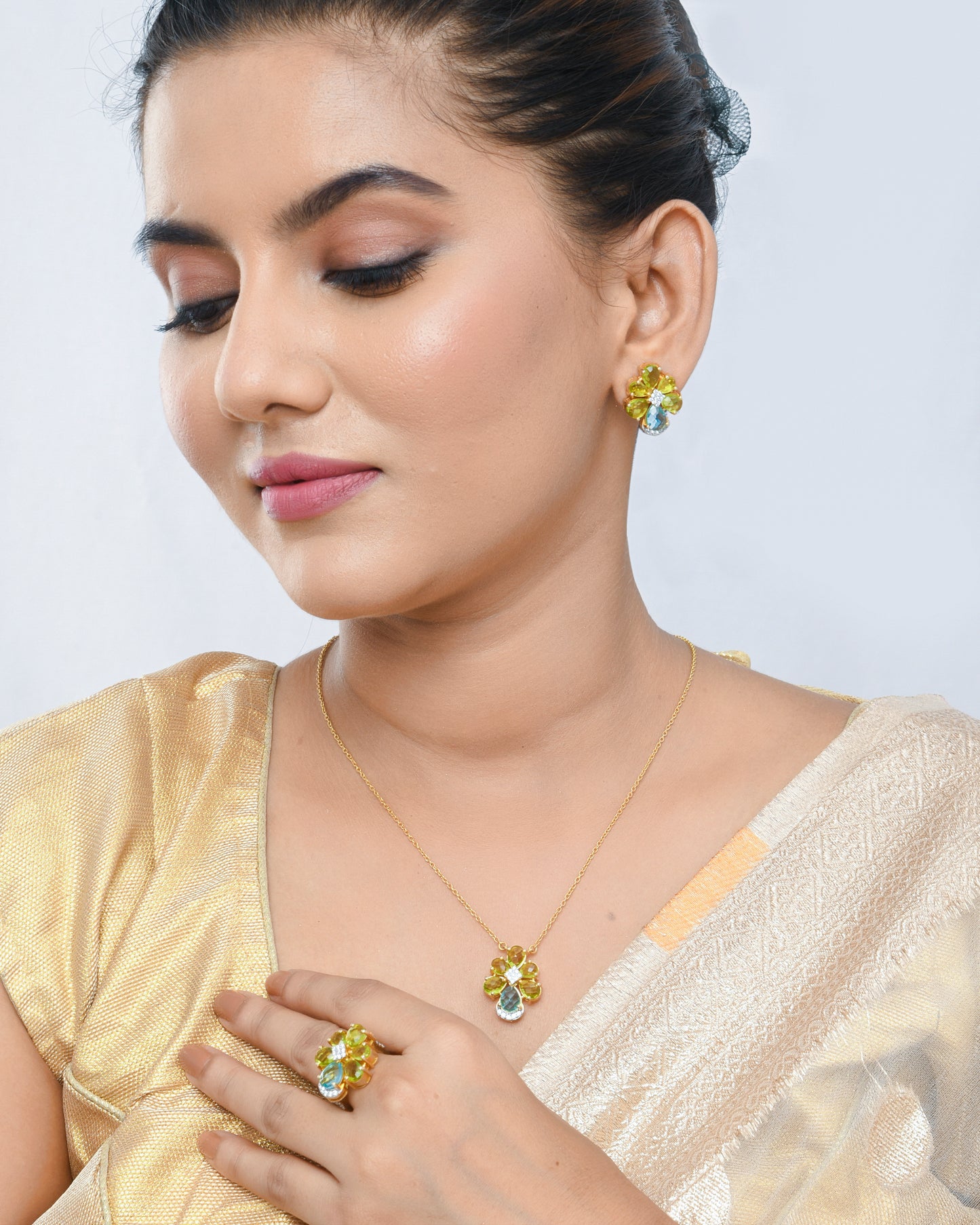 Peridot stone and light blue turquoise stone pendant set - Yuvaminie