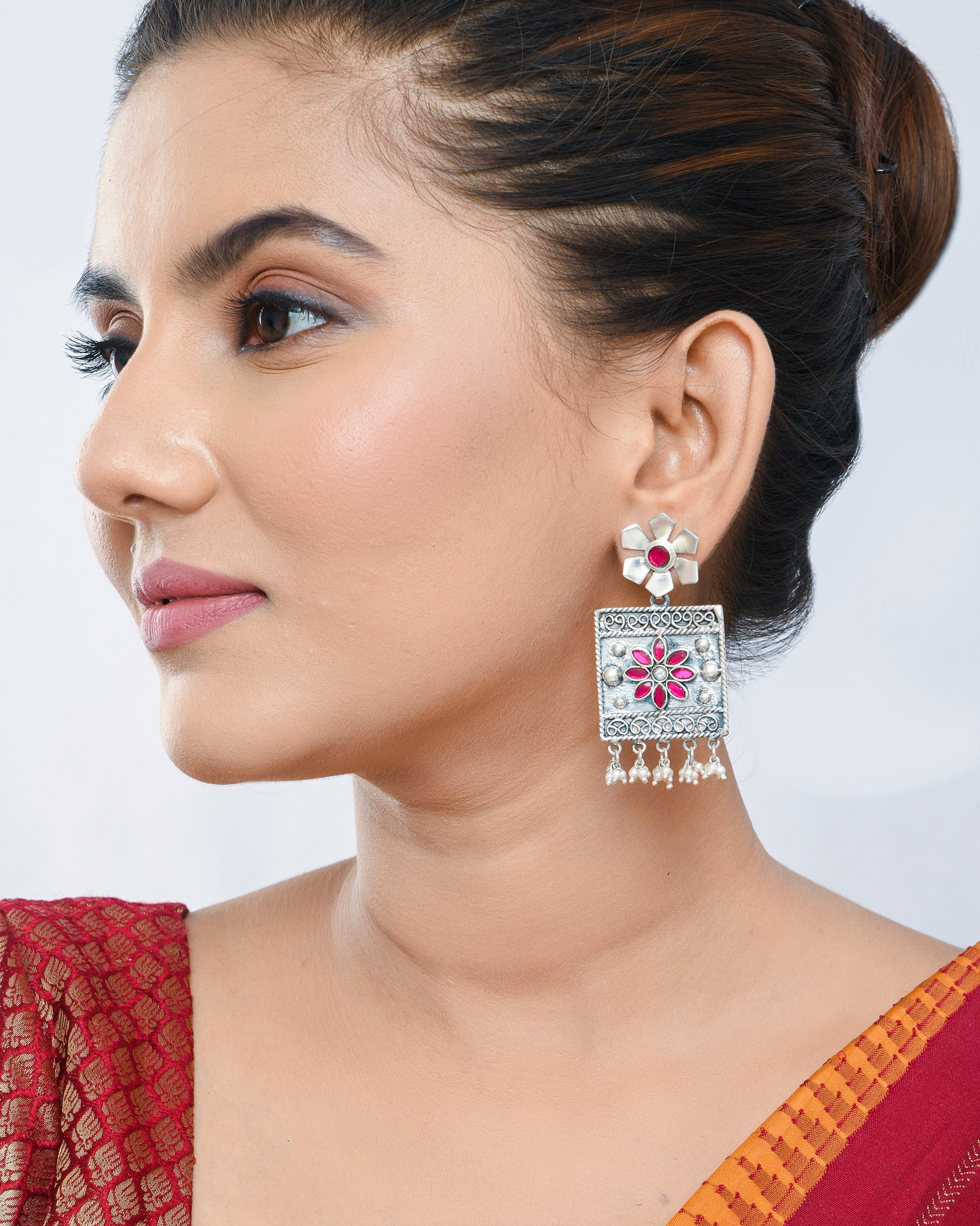 Nazaakat silver earrings - Yuvaminie