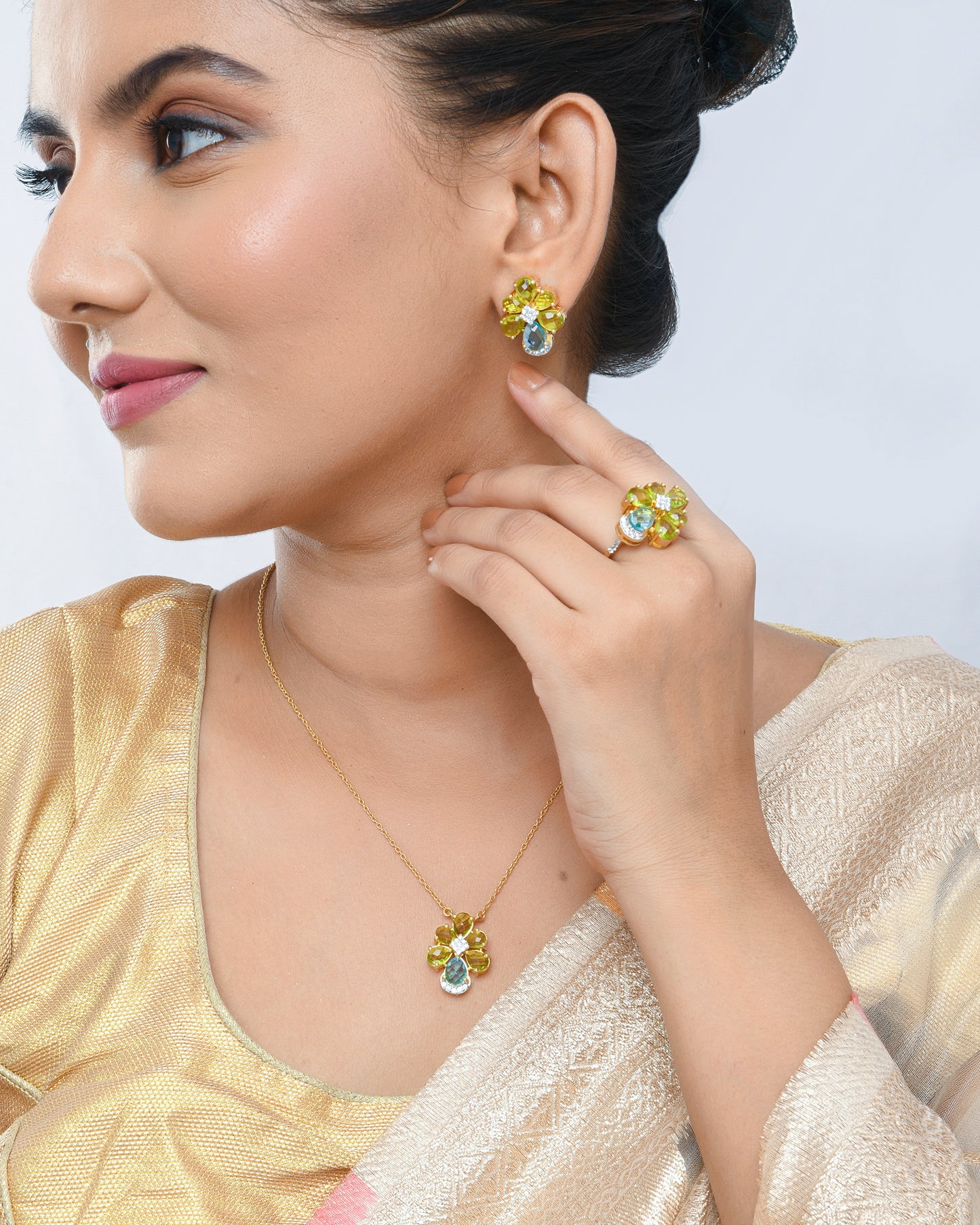 Peridot stone and light blue turquoise stone pendant set - Yuvaminie