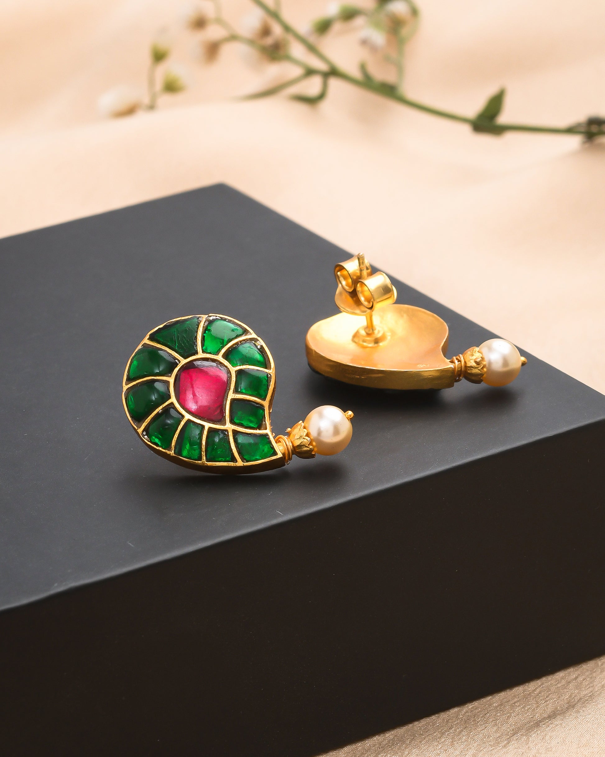 Kashi paan petals studs - Yuvaminie